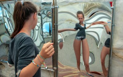 El DIABÓLICO JUEGO DE LOS ESPEJOS