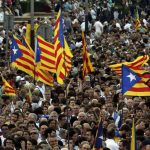 Miles de personas, ayer, en el mitin de fin de campaña de Junts pel Sí en Barcelona Alberto Estevéz, efe