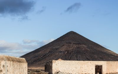 ECOS  DEL  VOLCÁN  INNOMBRABLE
